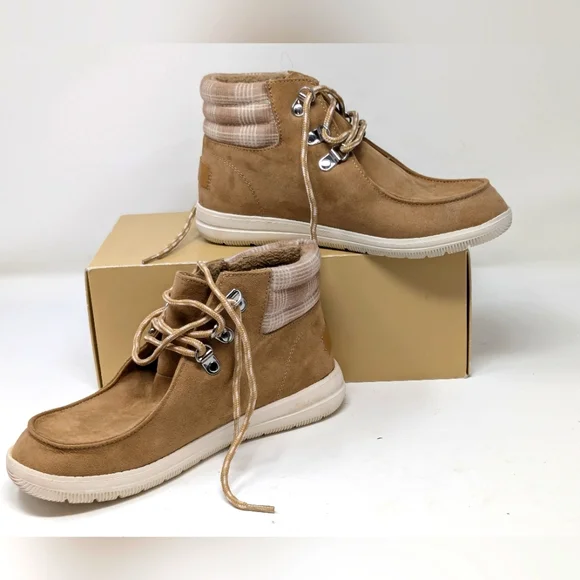 Suede Chukka Boots rarely worn. Great condition Thursday Scout Chukka Review (After 1 Year of Wear) main image 3